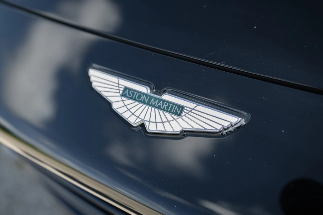 2021 Aston Martin DBX - Image 19 of 31