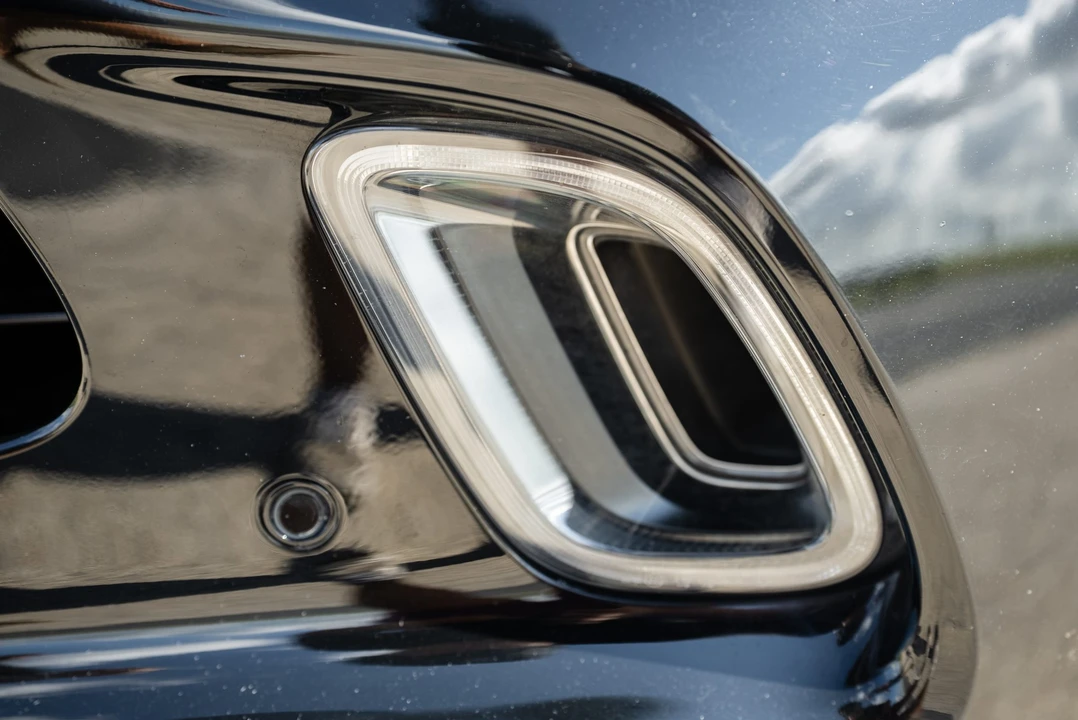 2021 Aston Martin DBX - Image 23 of 31