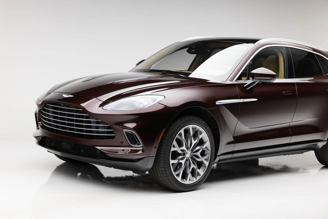 2021 Aston Martin DBX - Image 10 of 31
