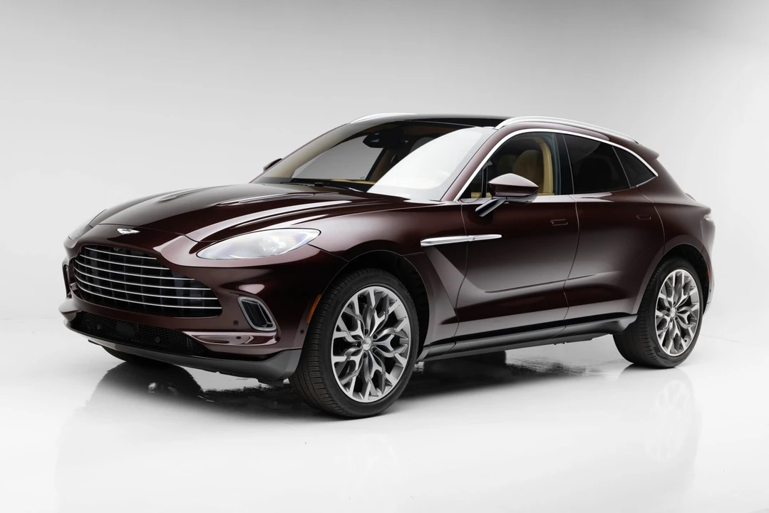 2021 Aston Martin DBX - Image 2 of 31