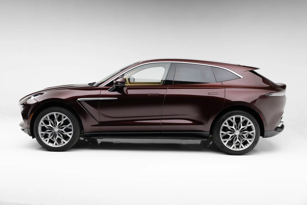 2021 Aston Martin DBX - Image 9 of 31