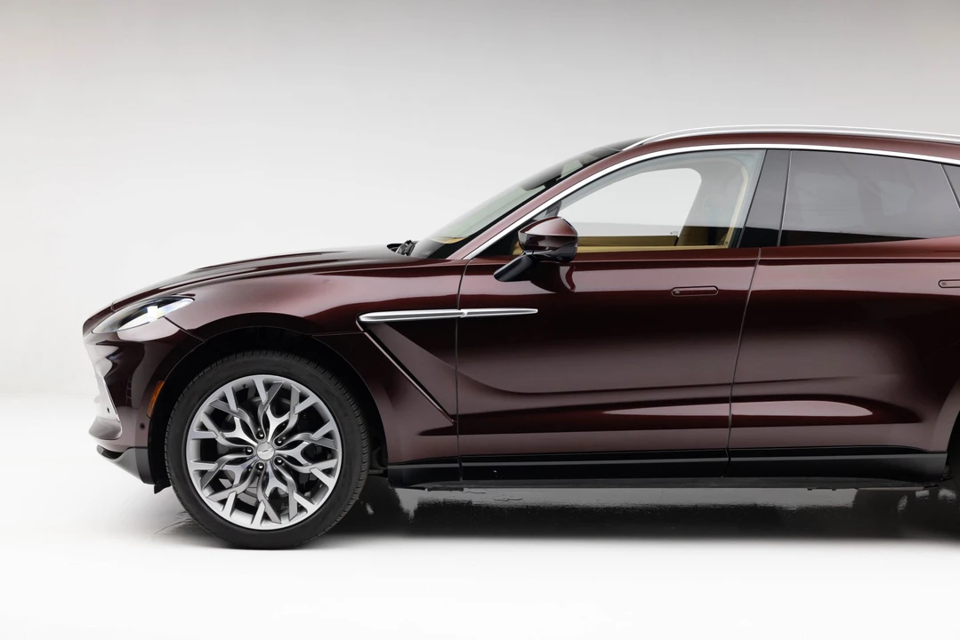 2021 Aston Martin DBX - Image 22 of 31