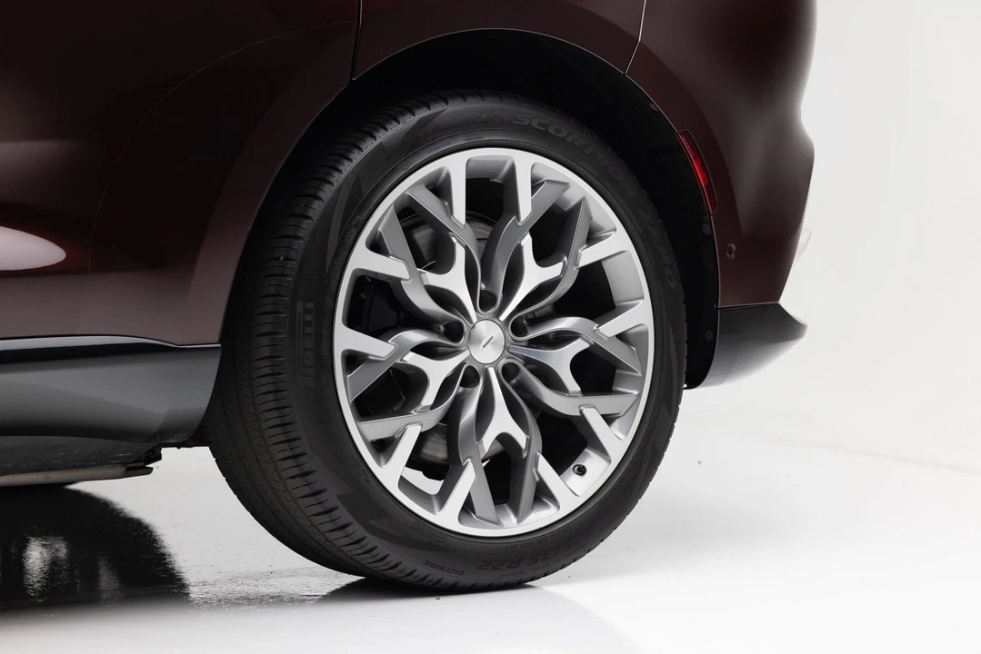 2021 Aston Martin DBX - Image 29 of 31