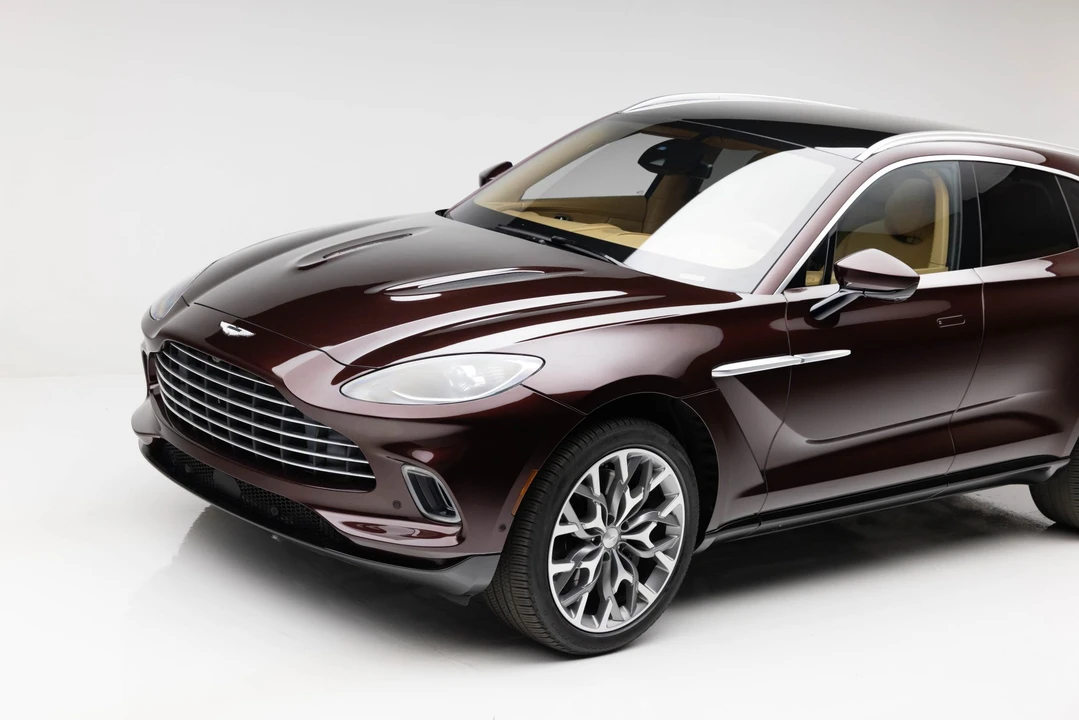 2021 Aston Martin DBX - Image 11 of 31