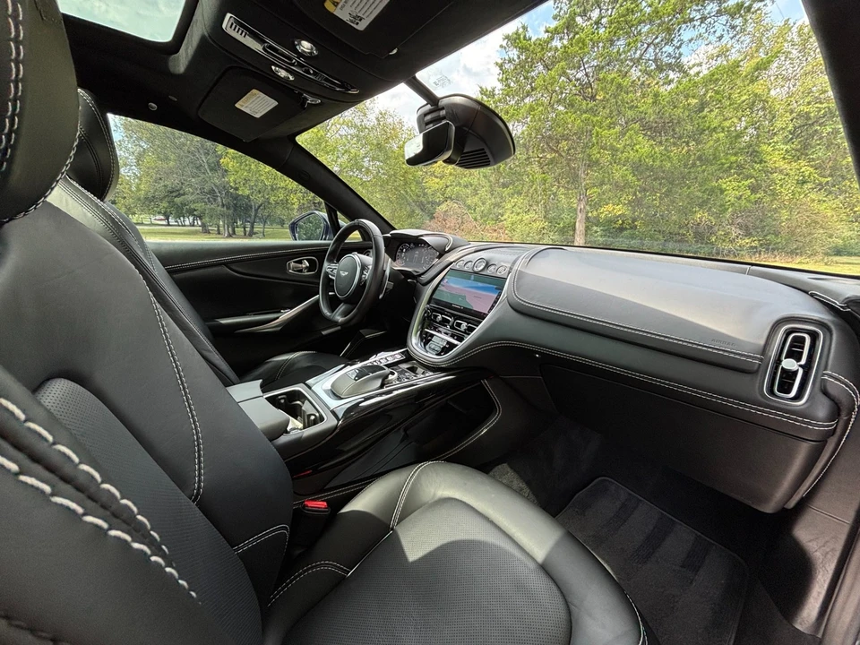 2021 Aston Martin DBX - Image 26 of 31