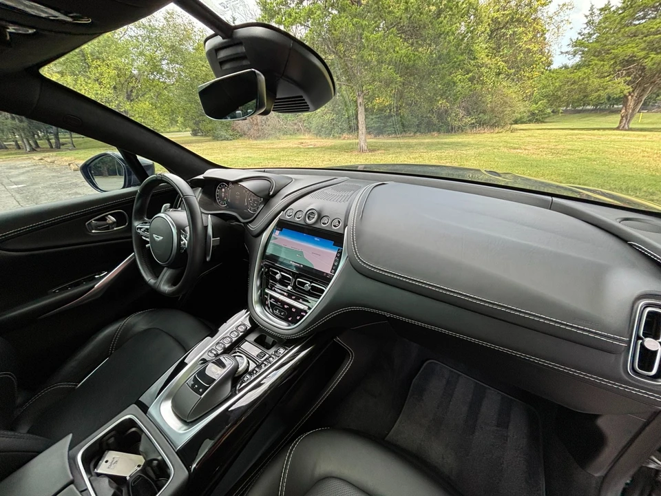 2021 Aston Martin DBX - Image 28 of 31