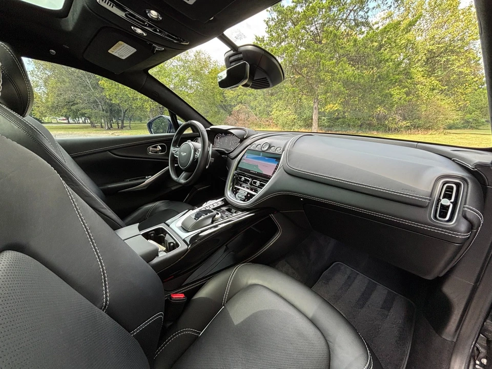2021 Aston Martin DBX - Image 27 of 31
