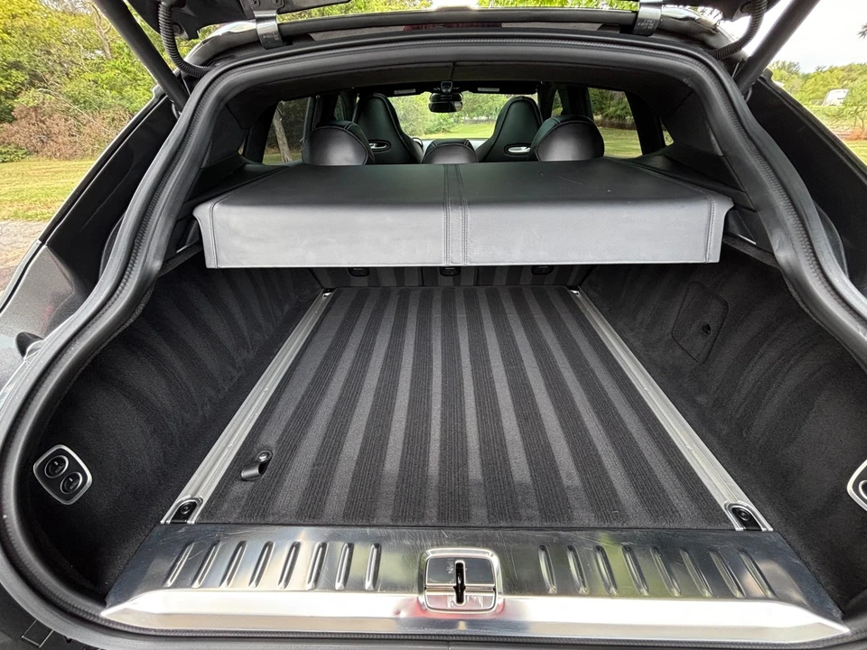 2021 Aston Martin DBX - Image 30 of 31