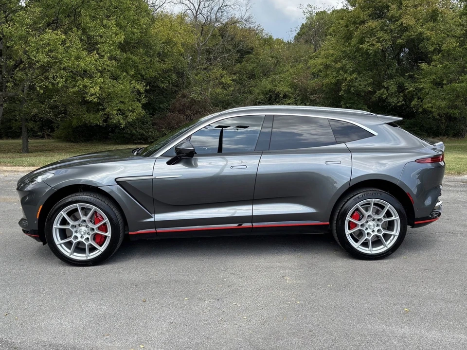 2021 Aston Martin DBX - Image 8 of 31
