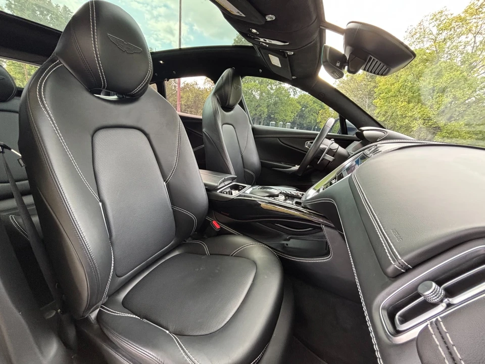 2021 Aston Martin DBX - Image 29 of 31