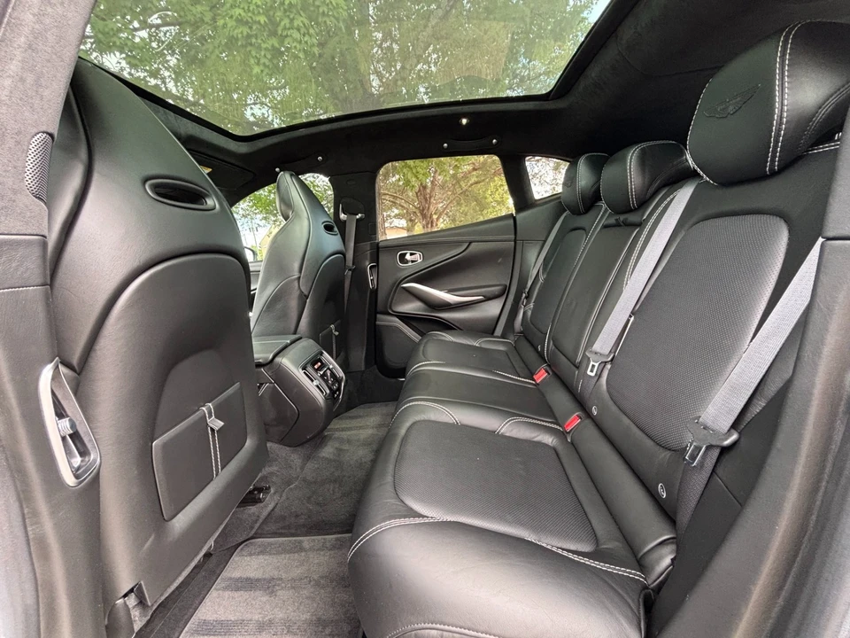 2021 Aston Martin DBX - Image 17 of 31