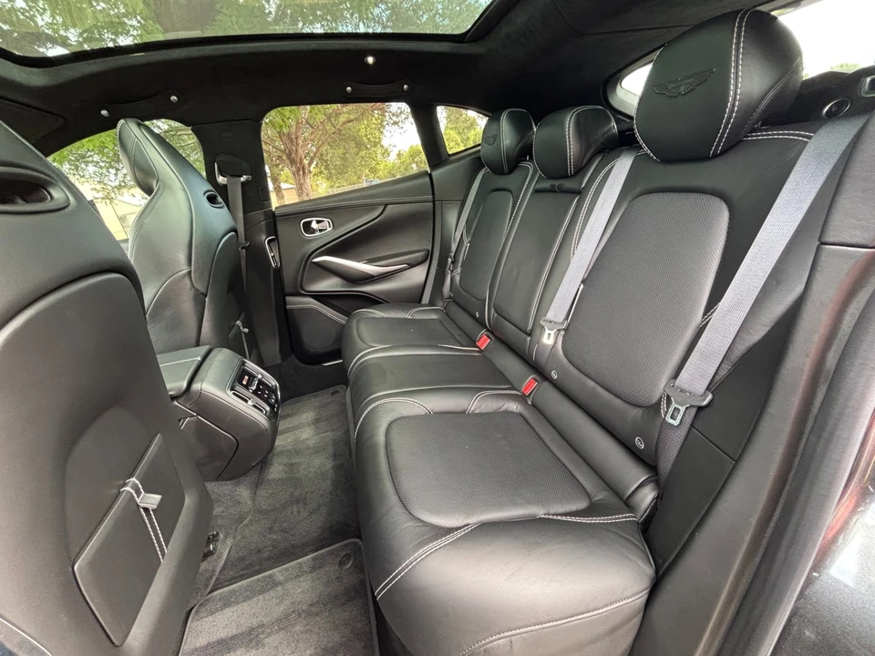 2021 Aston Martin DBX - Image 19 of 31