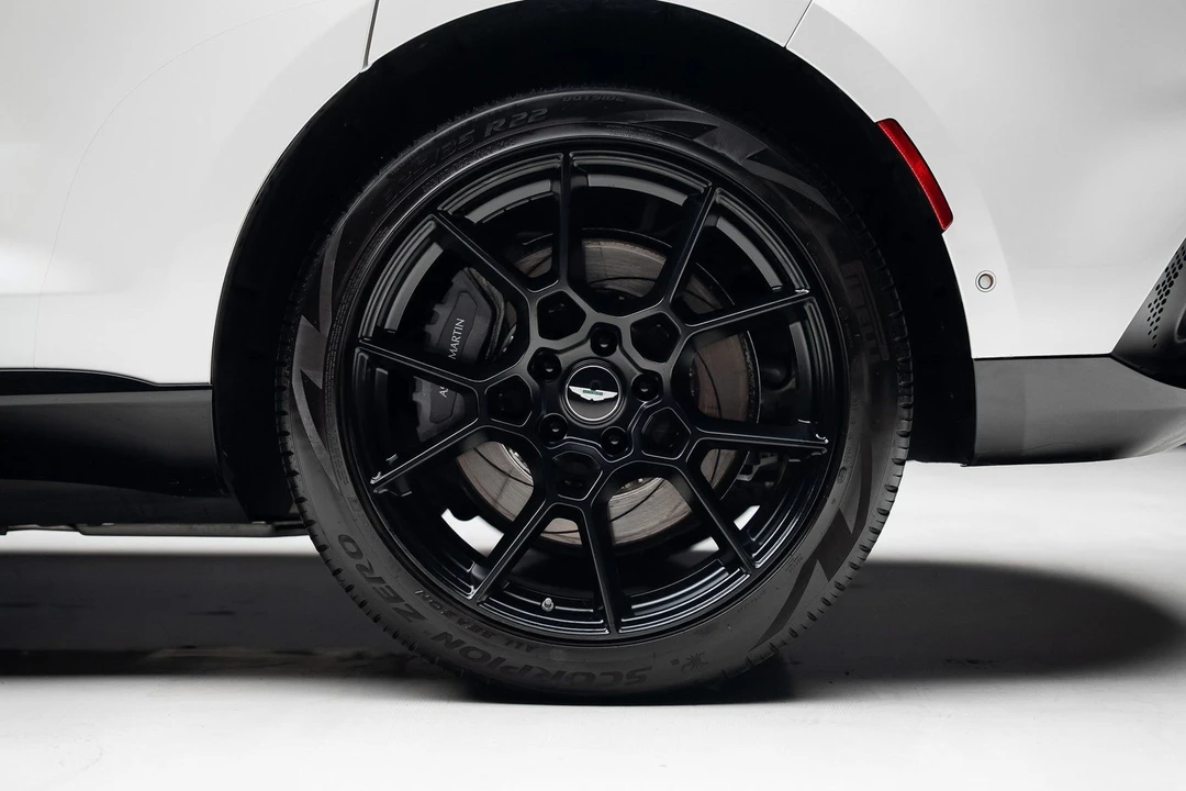 2021 Aston Martin DBX - Image 20 of 21
