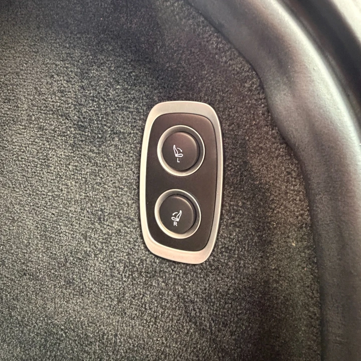 2021 Aston Martin DBX - Image 16 of 20