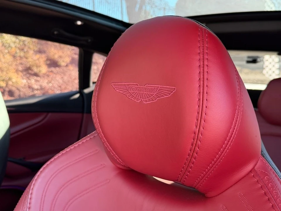 2021 Aston Martin DBX - Image 7 of 21