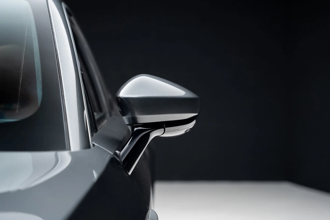 2021 Aston Martin DBX - Image 14 of 21