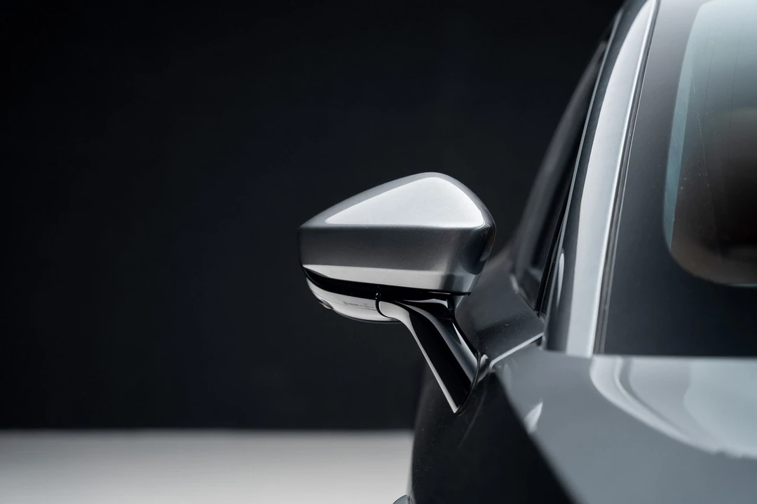 2021 Aston Martin DBX - Image 13 of 21