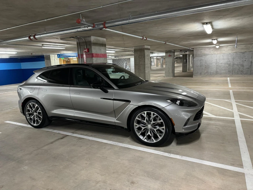 2021 Aston Martin DBX - Image 7 of 31