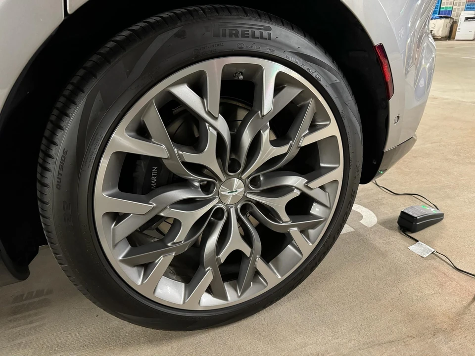 2021 Aston Martin DBX - Image 26 of 31