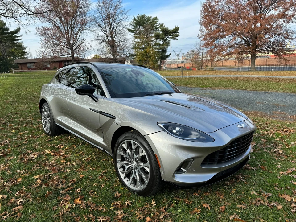 2021 Aston Martin DBX - Image 9 of 31