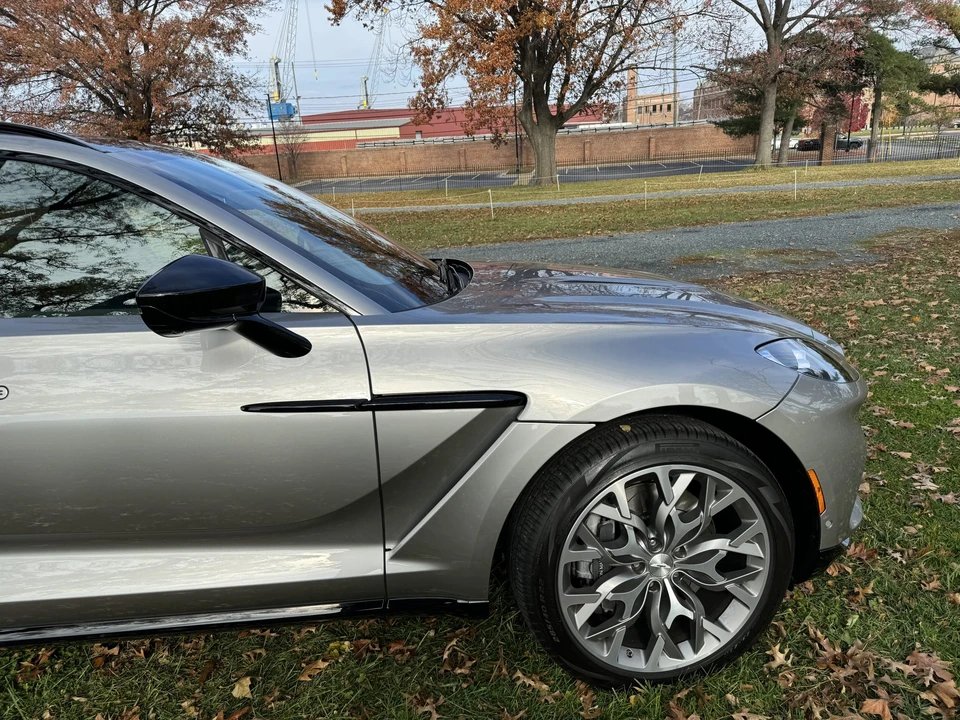 2021 Aston Martin DBX - Image 18 of 31