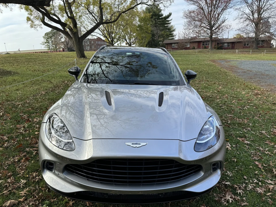 2021 Aston Martin DBX - Image 11 of 31