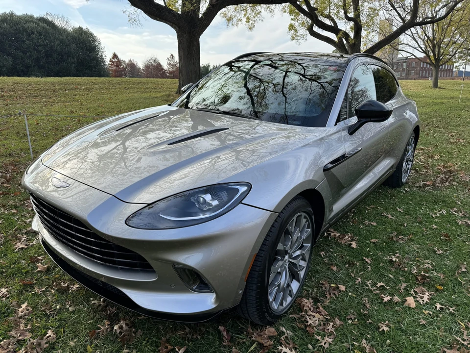 2021 Aston Martin DBX - Image 2 of 31
