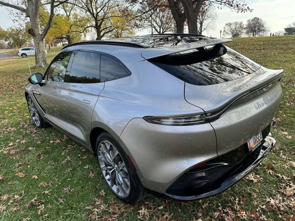 2021 Aston Martin DBX - Image 4 of 31