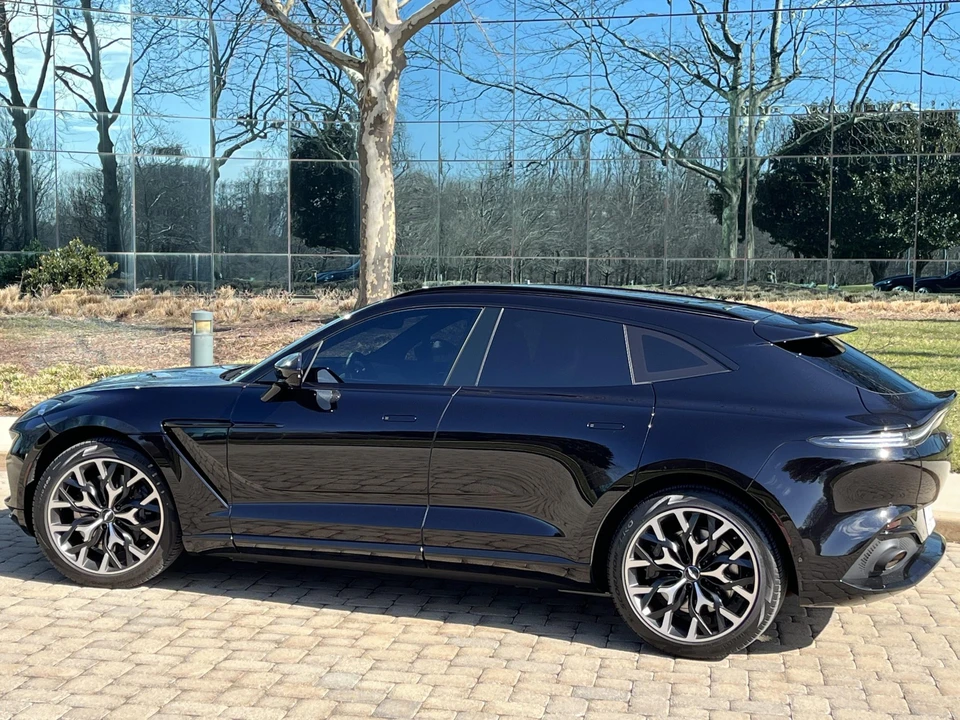 2021 Aston Martin DBX - Image 13 of 31