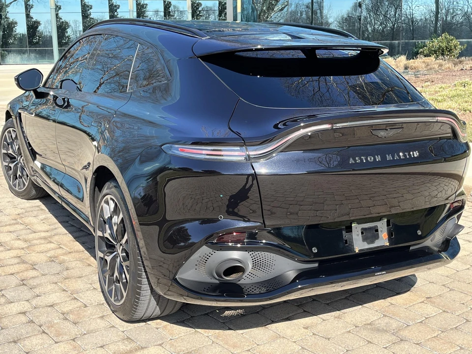 2021 Aston Martin DBX - Image 17 of 31
