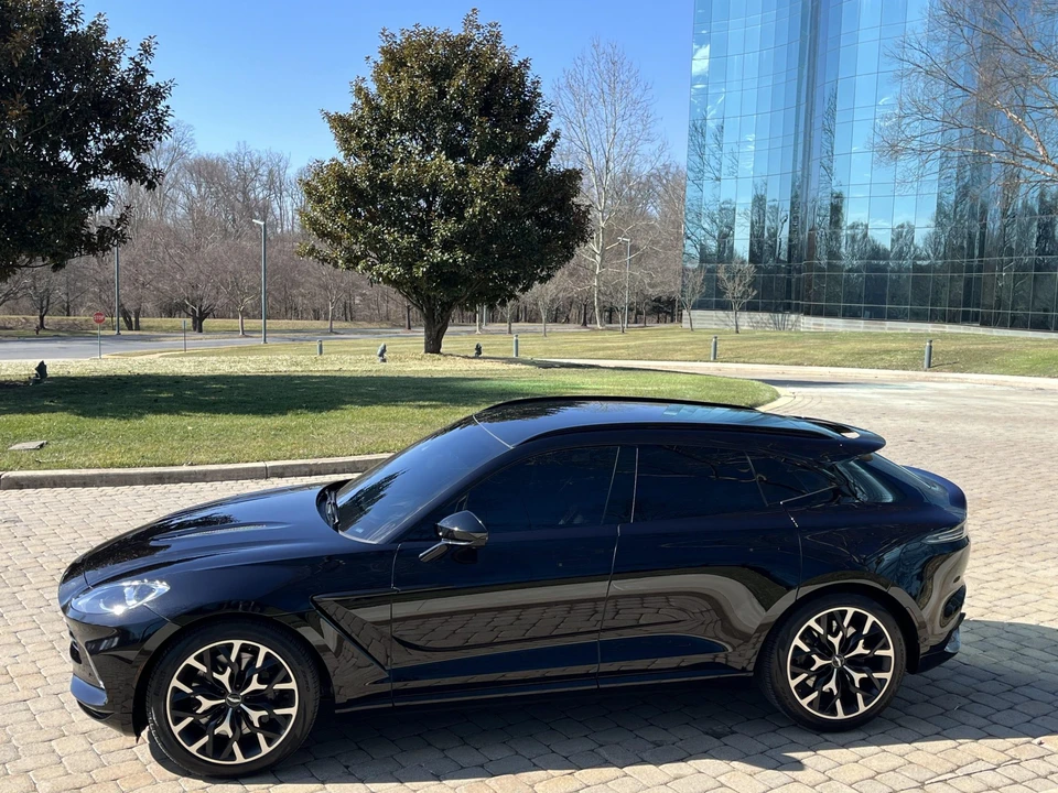 2021 Aston Martin DBX - Image 8 of 31