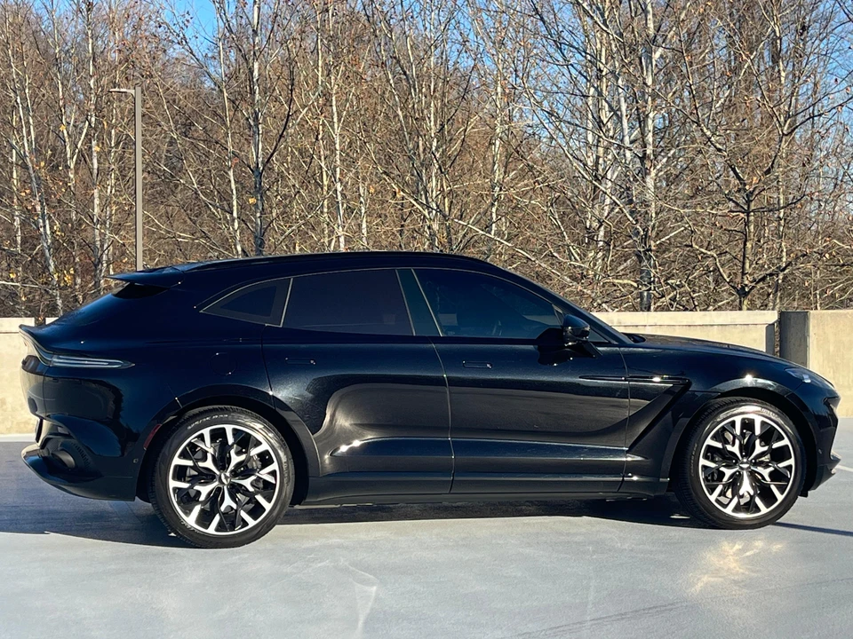 2021 Aston Martin DBX - Image 15 of 31