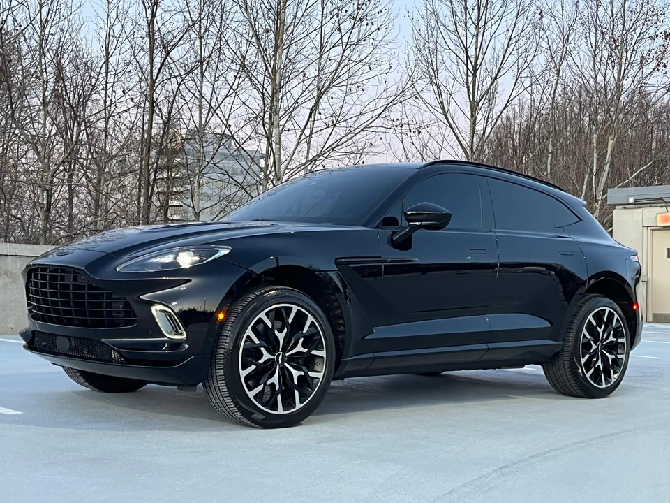 2021 Aston Martin DBX - Image 9 of 31