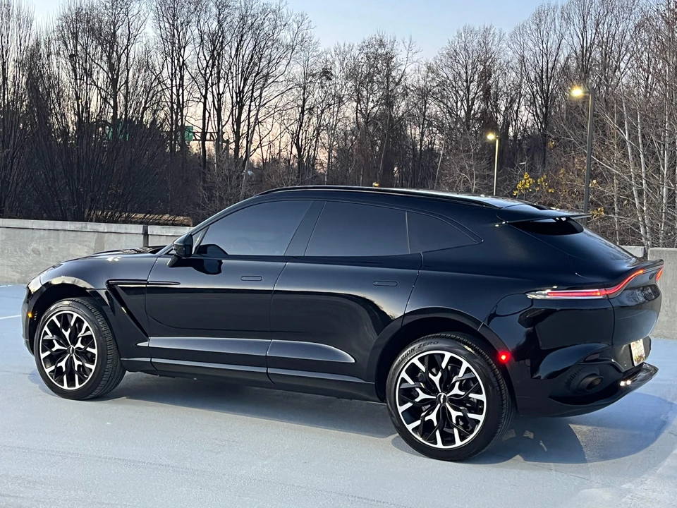2021 Aston Martin DBX - Image 11 of 31