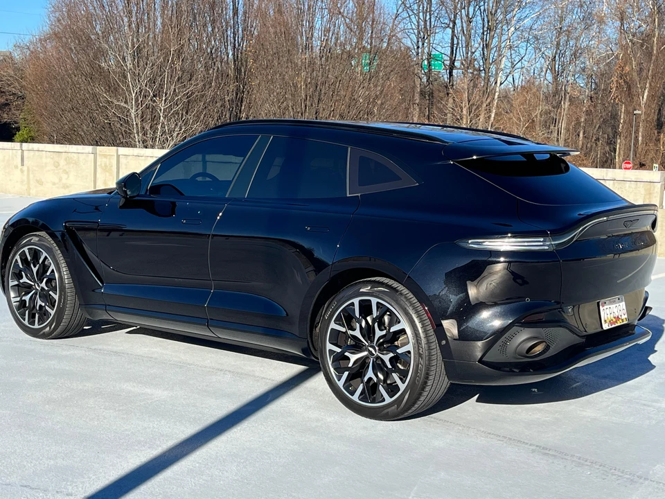 2021 Aston Martin DBX - Image 12 of 31