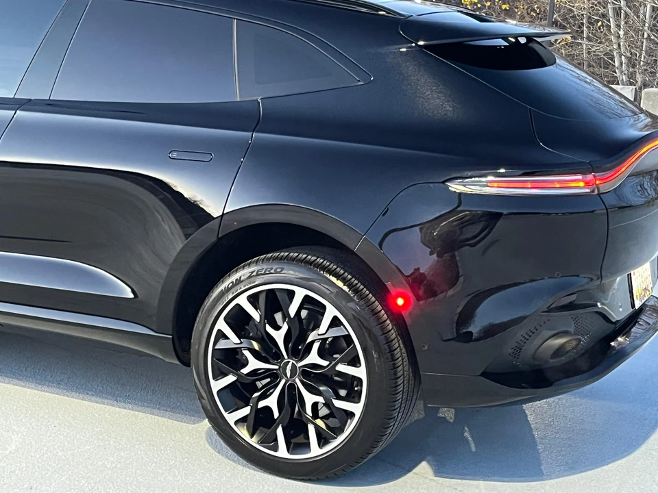2021 Aston Martin DBX - Image 30 of 31