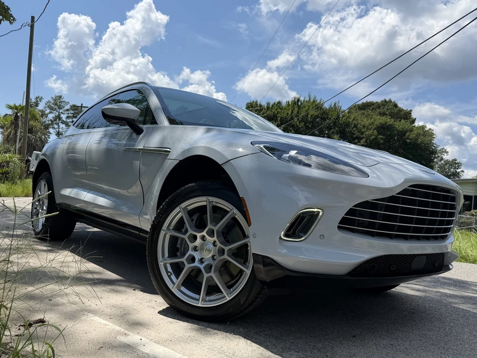 2021 Aston Martin DBX - Image 31 of 31