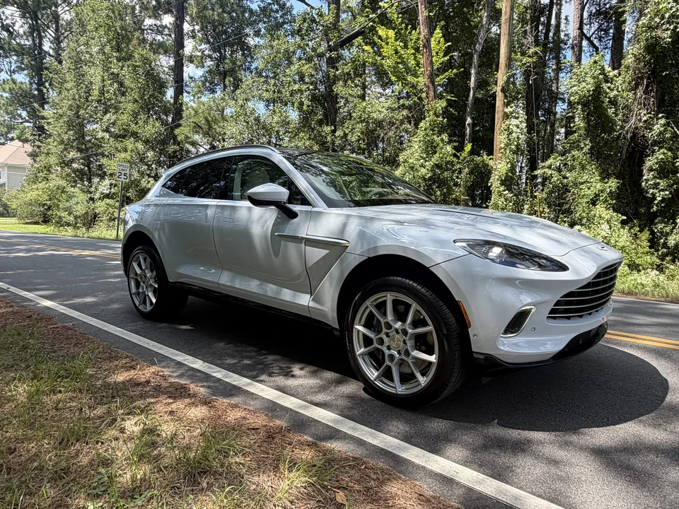 2021 Aston Martin DBX - Image 24 of 31