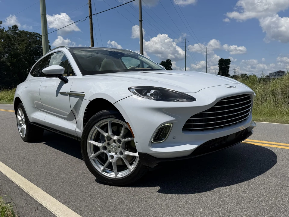 2021 Aston Martin DBX - Image 26 of 31