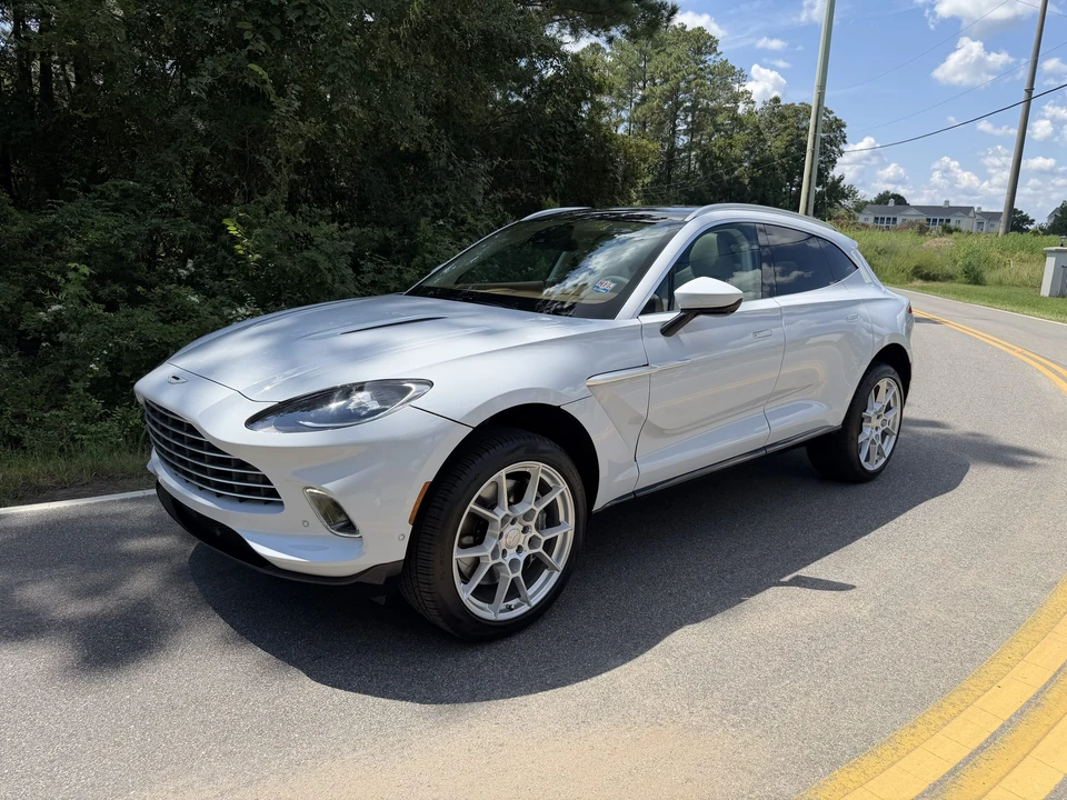 2021 Aston Martin DBX - Image 7 of 31