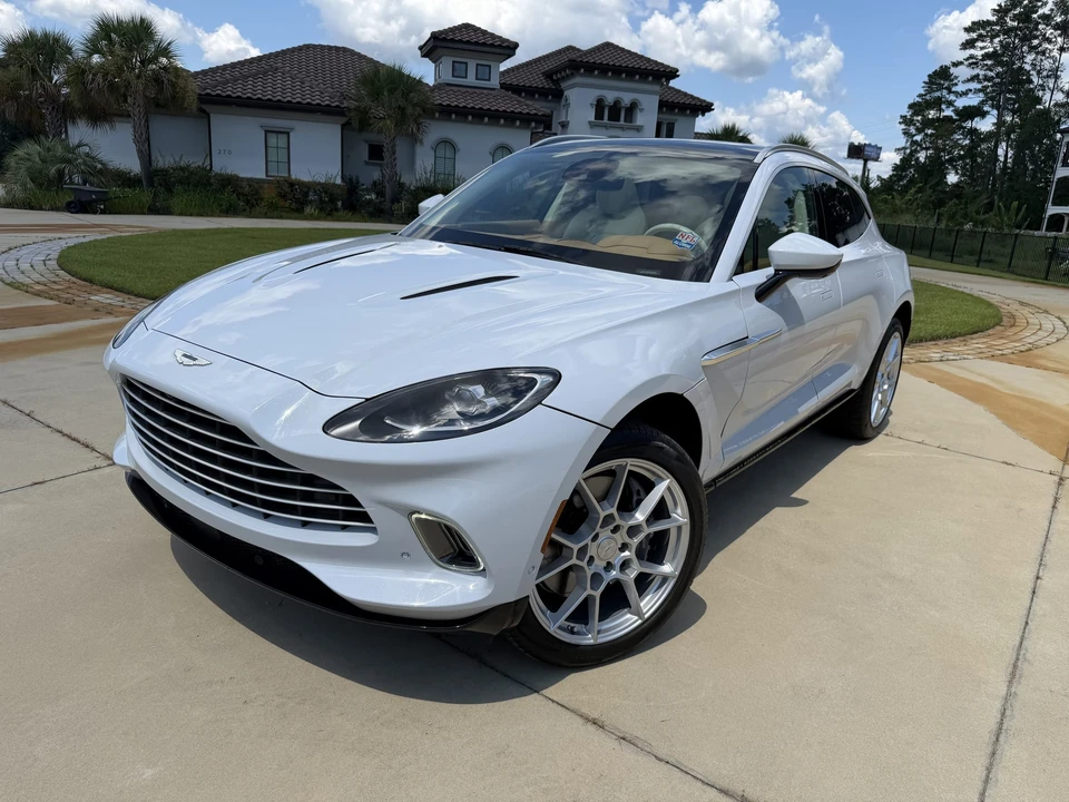 2021 Aston Martin DBX - Image 19 of 31