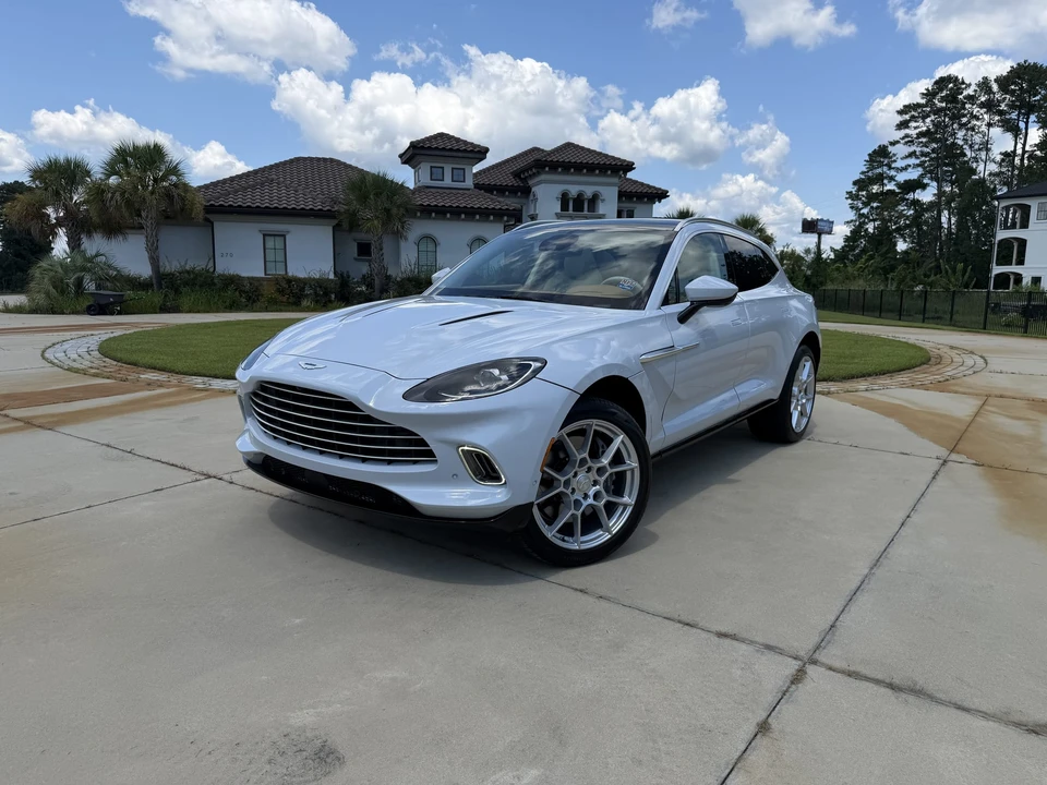 2021 Aston Martin DBX - Image 4 of 31