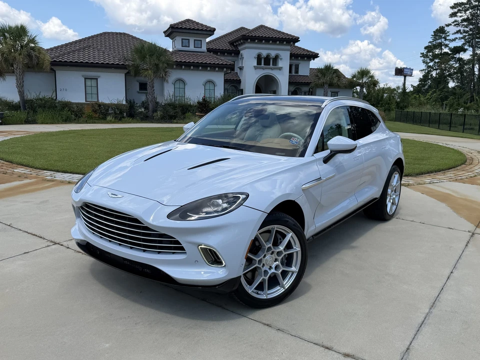 2021 Aston Martin DBX - Image 13 of 31