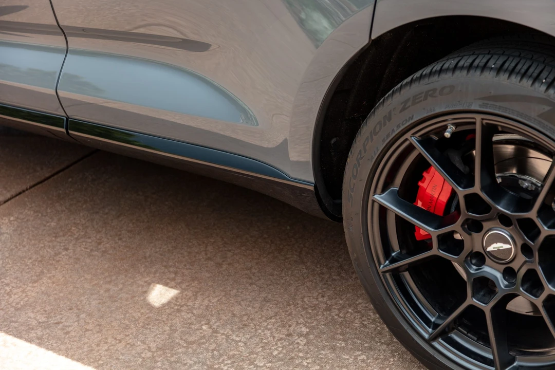 2021 Aston Martin DBX - Image 24 of 31