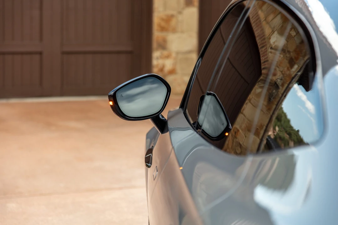 2021 Aston Martin DBX - Image 25 of 31
