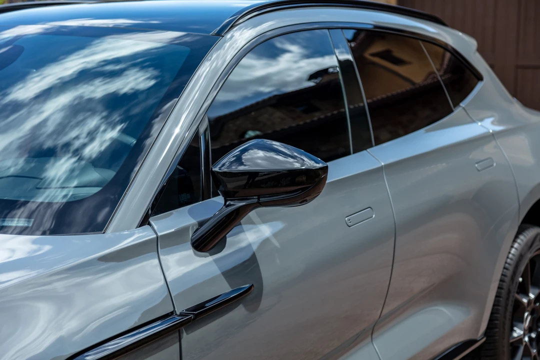 2021 Aston Martin DBX - Image 22 of 31