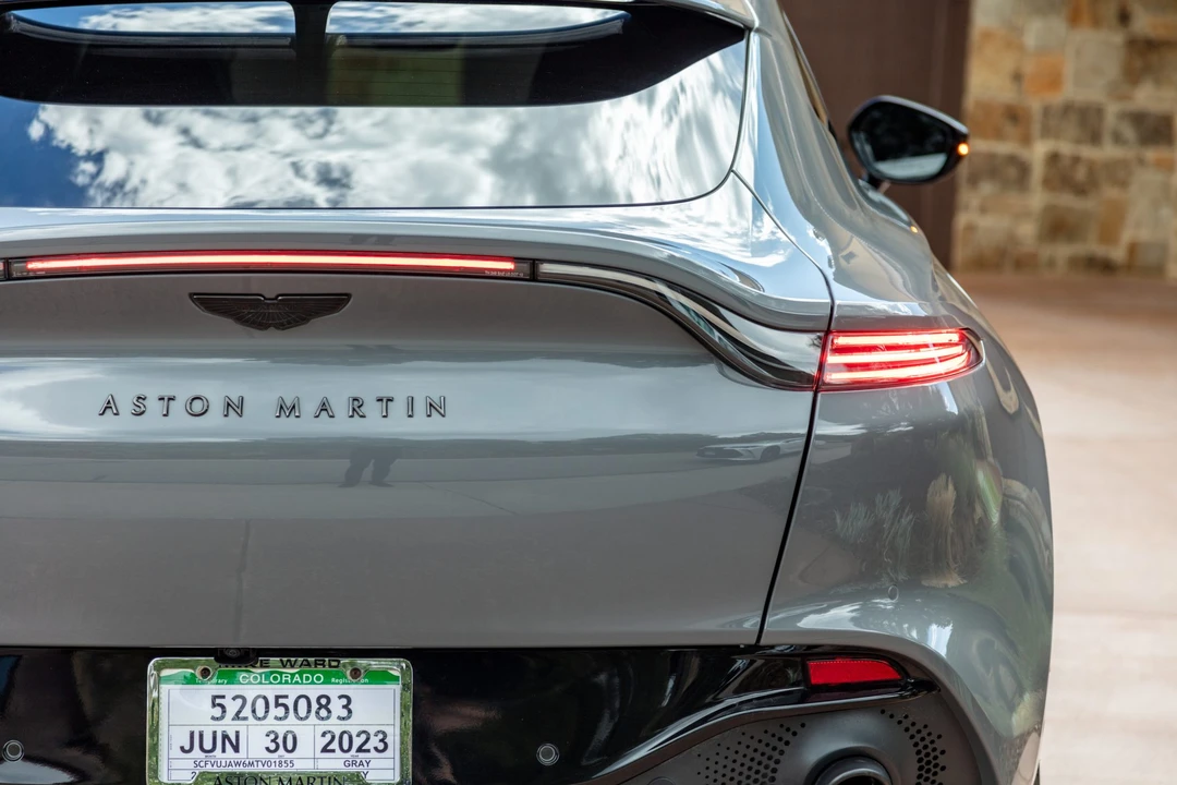 2021 Aston Martin DBX - Image 28 of 31