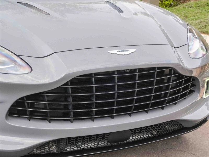 2021 Aston Martin DBX - Image 17 of 21