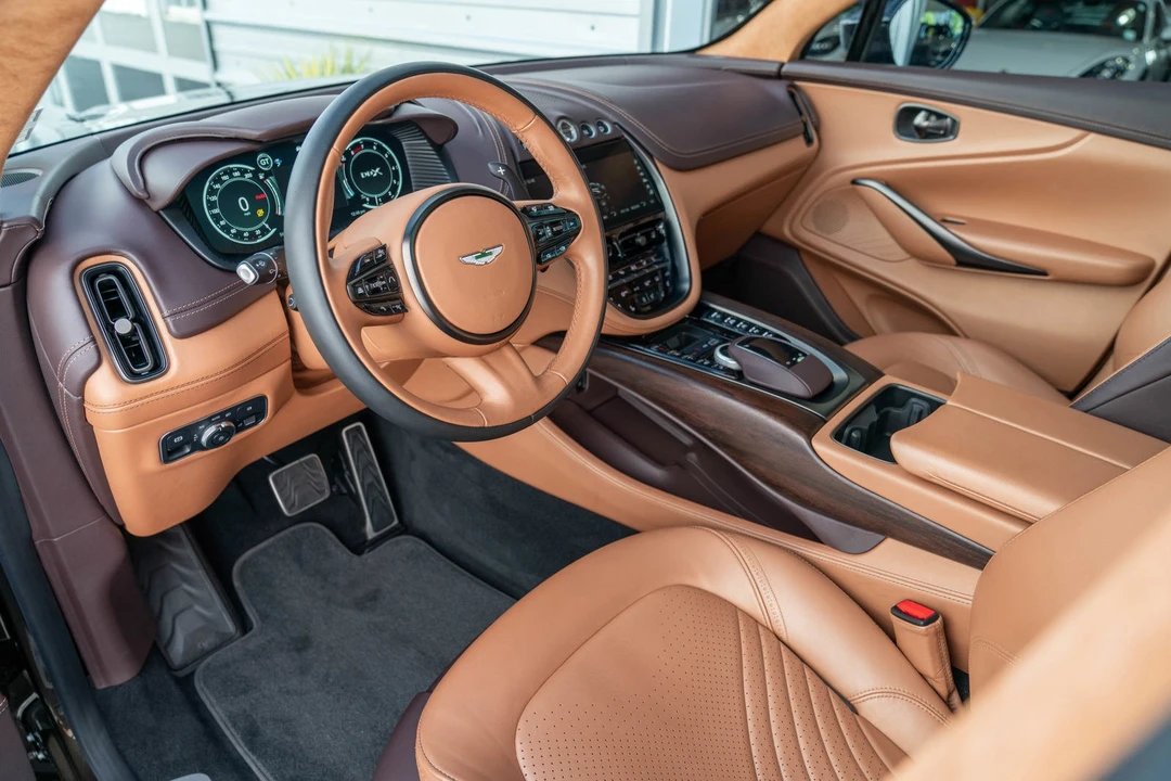 2021 Aston Martin DBX - Image 2 of 31