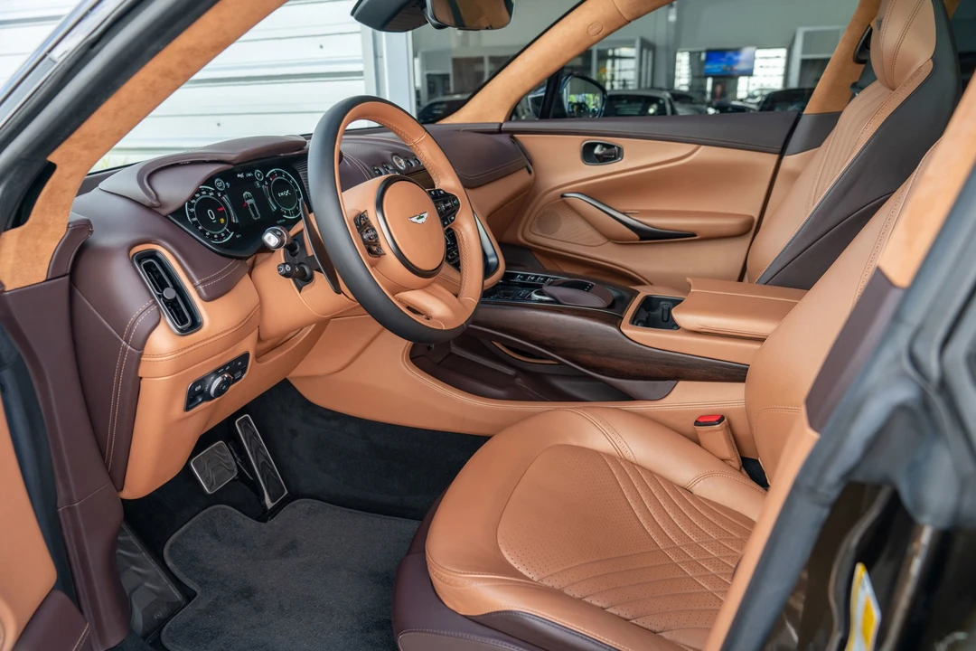 2021 Aston Martin DBX - Image 11 of 21